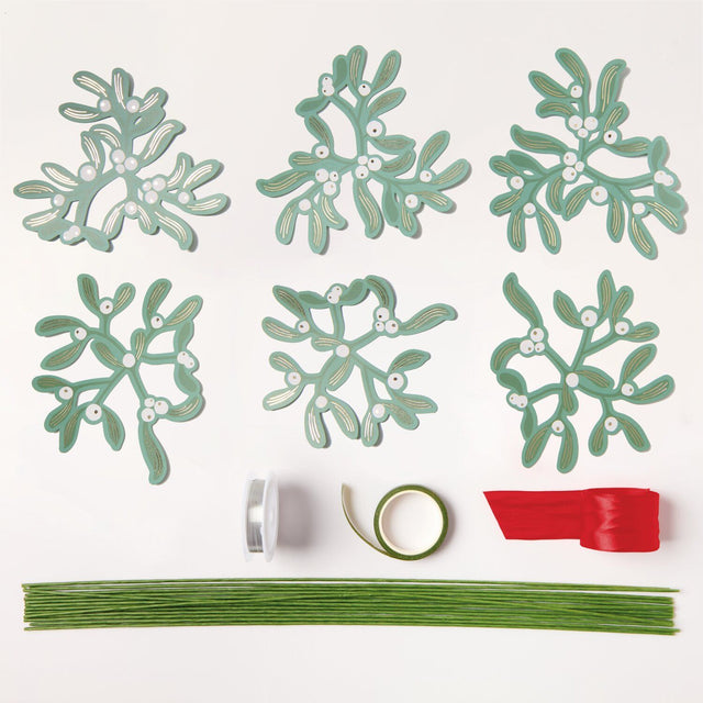 Mistletoe Fountain Craft Kit