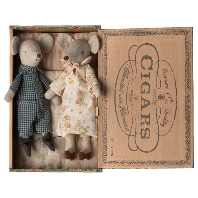 Grandma & Grandpa Mice In Cigar Box