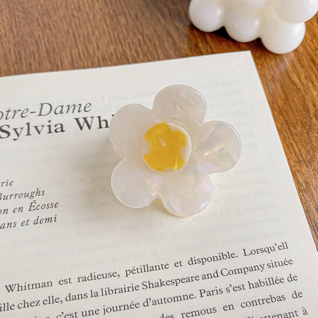 Daisy Claw Clip with Yellow Centre