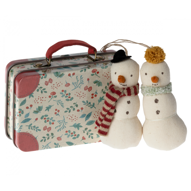 Snowmen in a Suitcase Decorations