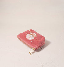Load image into Gallery viewer, Pearl Shell Velvet Coin Purse