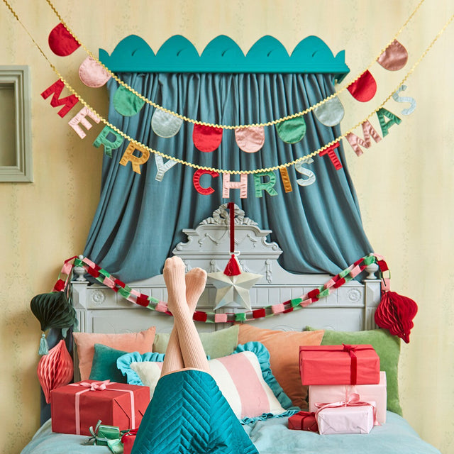 Velvet Merry Christmas Garland