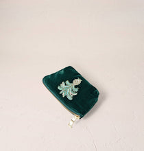 Load image into Gallery viewer, Pineapples Velvet Coin Purse