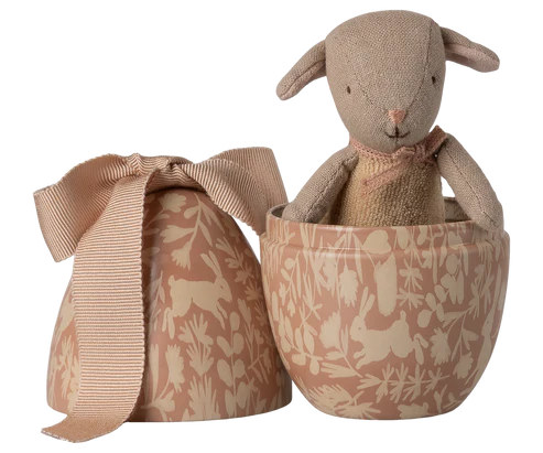 Easter Egg With Micro Lamb: Powder