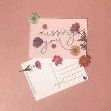 Load image into Gallery viewer, Set Of 4 Floral Postcards
