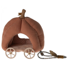 Load image into Gallery viewer, Pumpkin Carriage