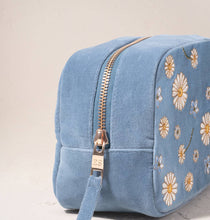 Load image into Gallery viewer, Daisy Dream Velvet Makeup Bag