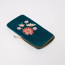 Load image into Gallery viewer, Wildflower Velvet Glasses Case