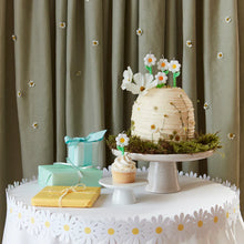 Load image into Gallery viewer, Daisy Candles