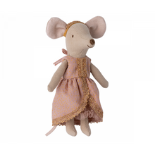 Load image into Gallery viewer, Princess And The Pea Big Sister Mouse