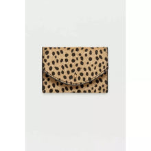 Load image into Gallery viewer, Cheetah Textured Envelope Card Purse