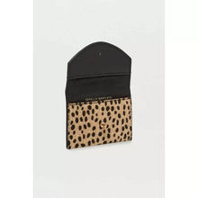 Load image into Gallery viewer, Cheetah Textured Envelope Card Purse