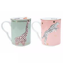 Load image into Gallery viewer, Set Of Two Cheetah And Giraffe Mugs